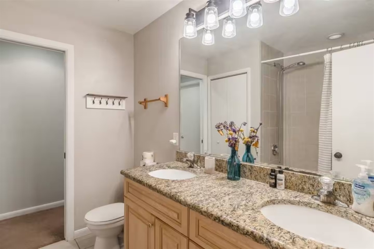 One bathroom shared between all 3 bedrooms.