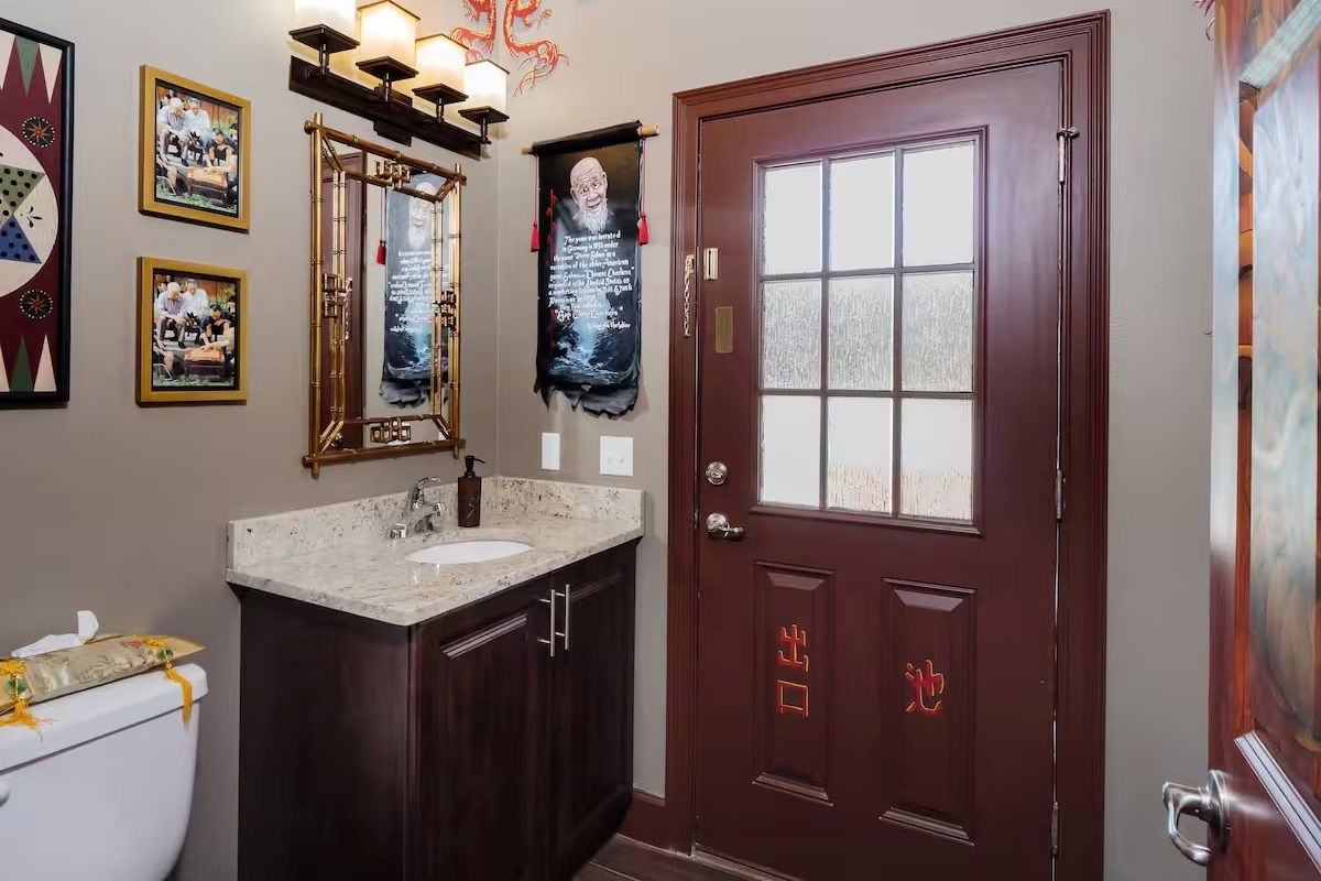 Chinese board game bathroom