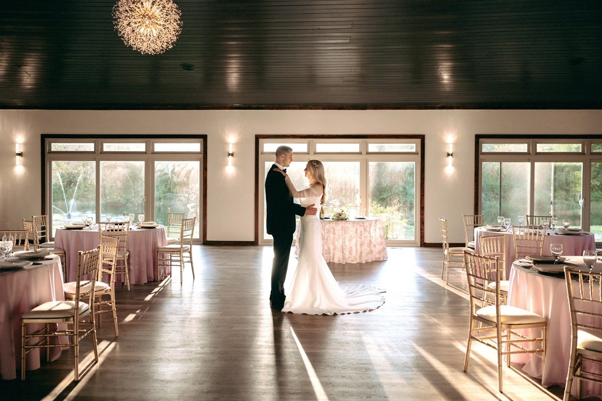 Host your dream event and sleep 24 guests!