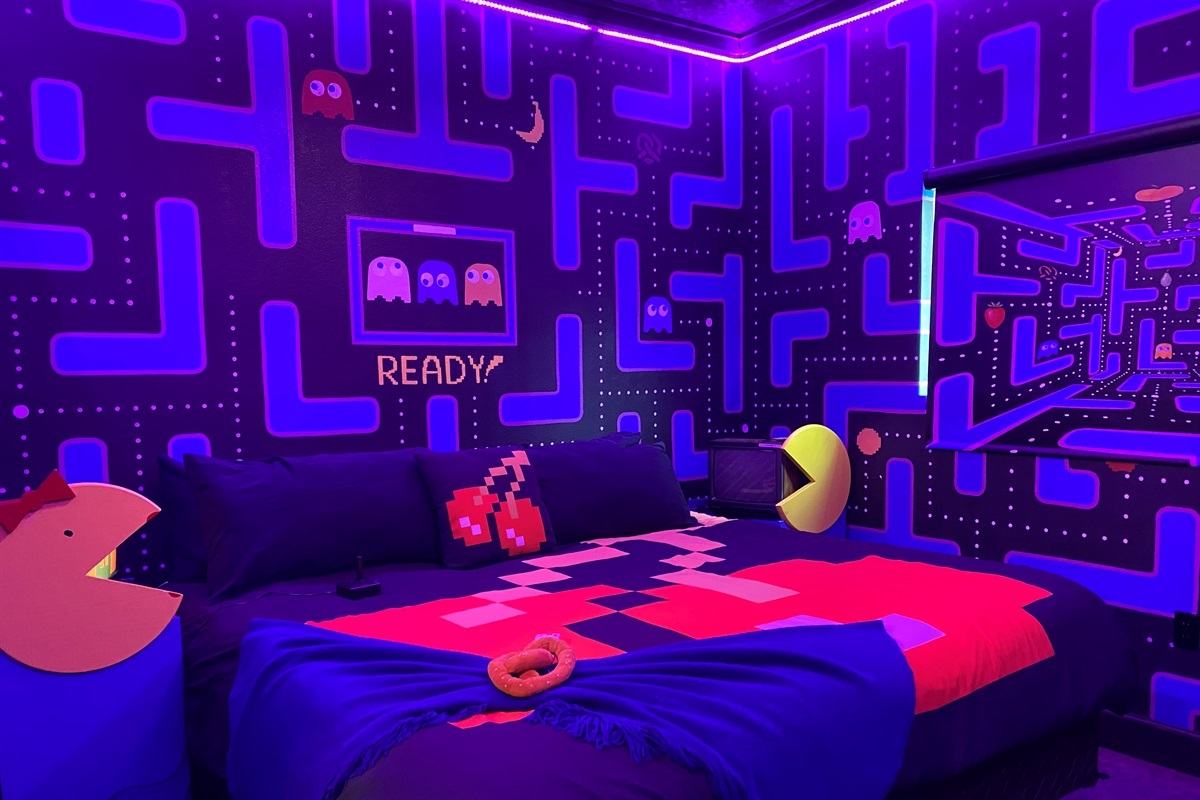 The Ms. Pac-Man & 80's Video Games Bedroom