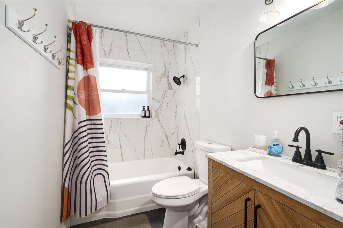 Guest bathroom.