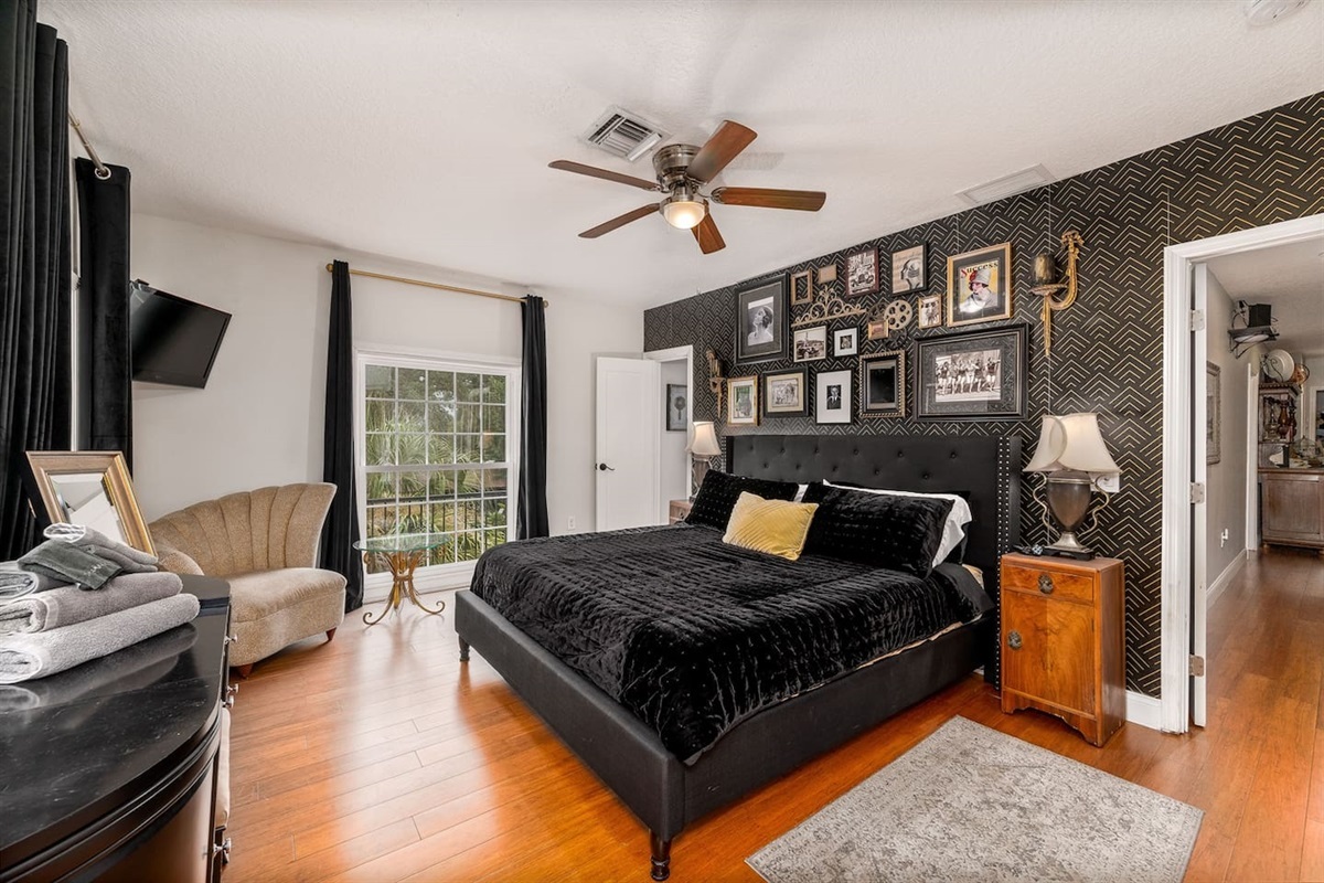 The Roaring 20s Room offers a king-size bed and private en-suite bathroom for a stylish, comfortable stay.