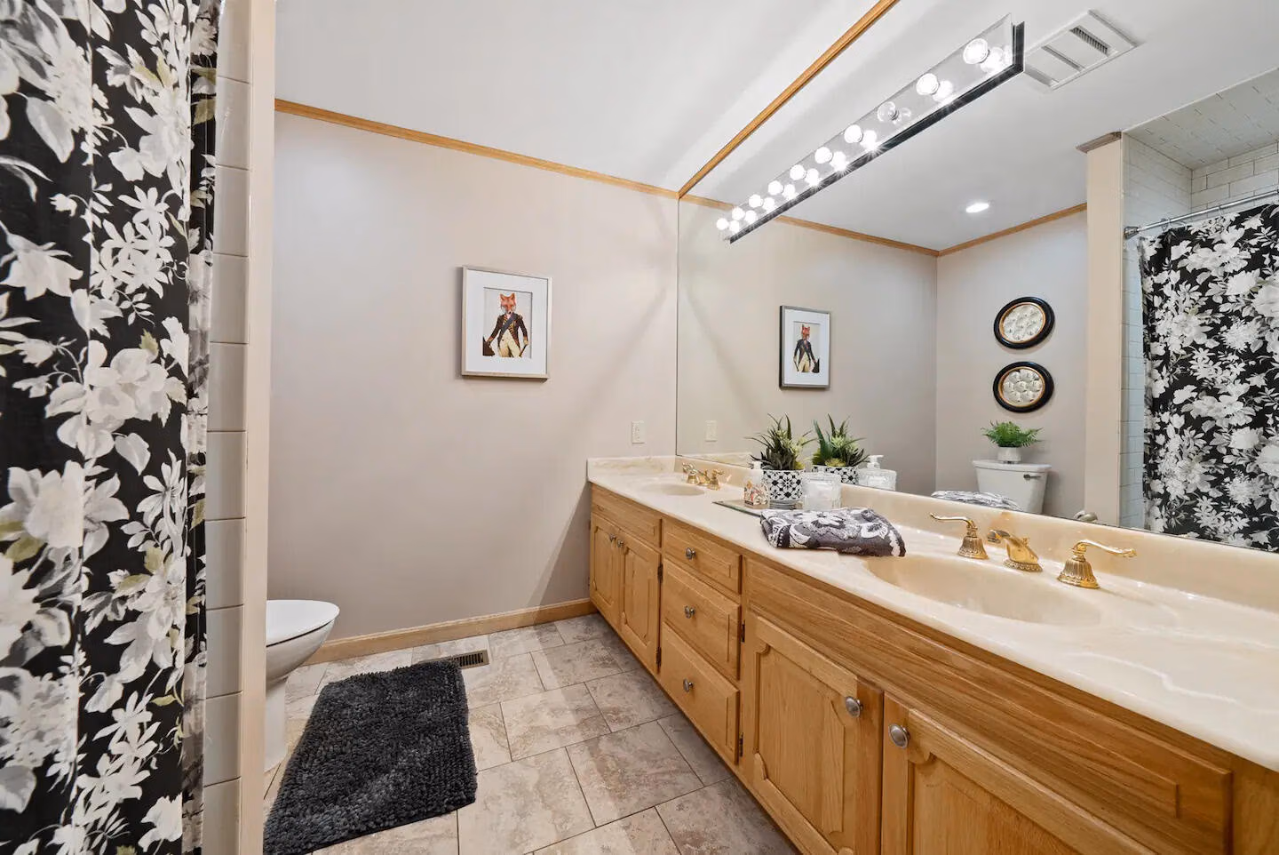 Guest Room 1 at Medina Mansion — Orlando vacation rental