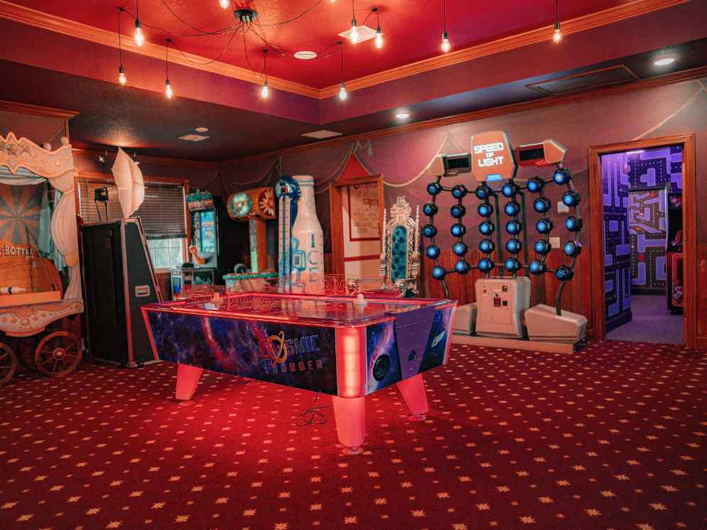 Carnival Midway Game Room at Great Escape Parkside — Orlando vacation rental