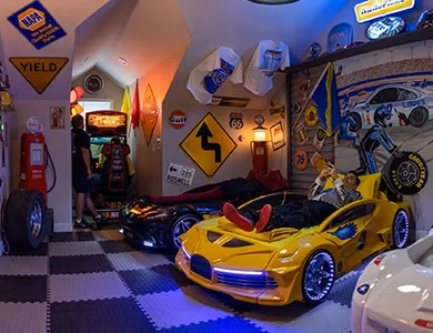 NASCAR Racecar Bedroom at Lake Louisa Chateau — Orlando vacation rental
